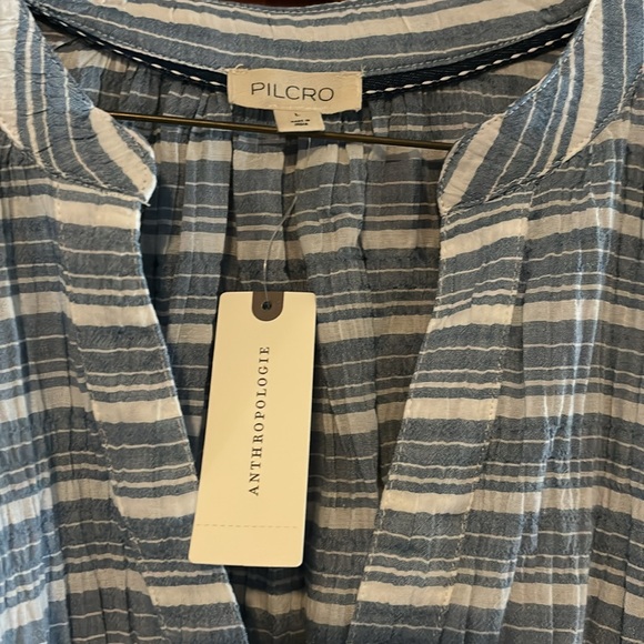 Anthropologie women’s large adorable blouse blue and white. - Picture 6 of 6